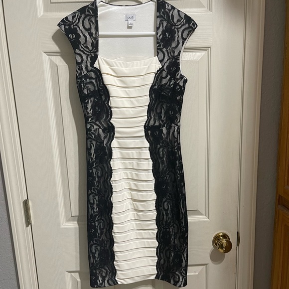 Midi Cache Dress - Picture 1 of 4